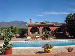 Casa rural en venta en El Padrón - El Velerín - Voladilla en Estepona