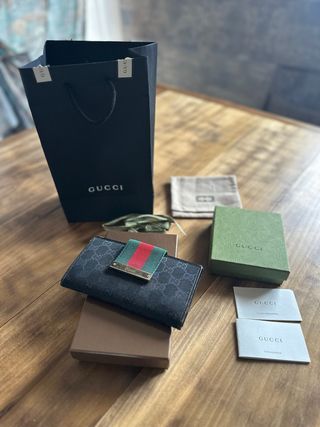 Portafoglio Gucci nero con scatola