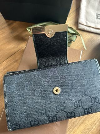 Portafoglio Gucci nero con scatola