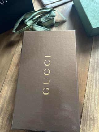 Portafoglio Gucci nero con scatola