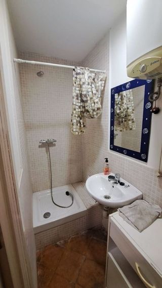 Local comercial en alquiler en El Camp de l'Arpa del Clot en Barcelona