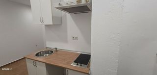 Local comercial en alquiler en El Camp de l'Arpa del Clot en Barcelona