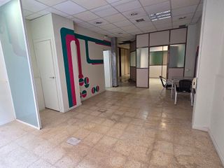 Local comercial en alquiler en Les Corts en Barcelona