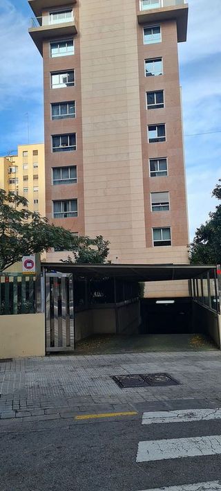 Garaje en alquiler en Jaume Roig en Valencia