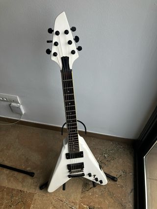 Guitarra Samick Flying V Blanca