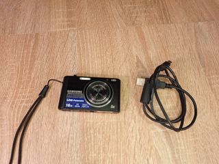 Cámara Digital Samsung ST-76 Roja 16MP HD