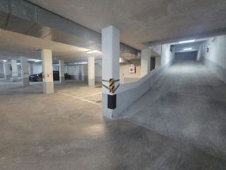 Garaje en venta en Sarria