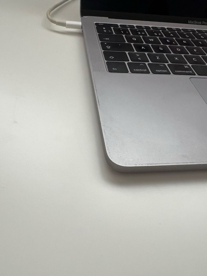 MacBook Pro 2017 Intel i5 8GB afbeelding 2