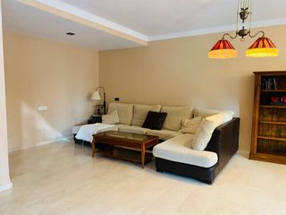 Chalet en alquiler en Pinares de San Antón en Málaga