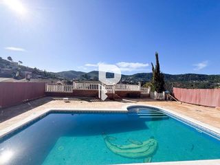 Chalet en venta en Vallirana