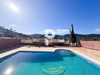 Chalet en venta en Vallirana