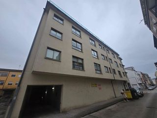 Garaje en venta en Sarria