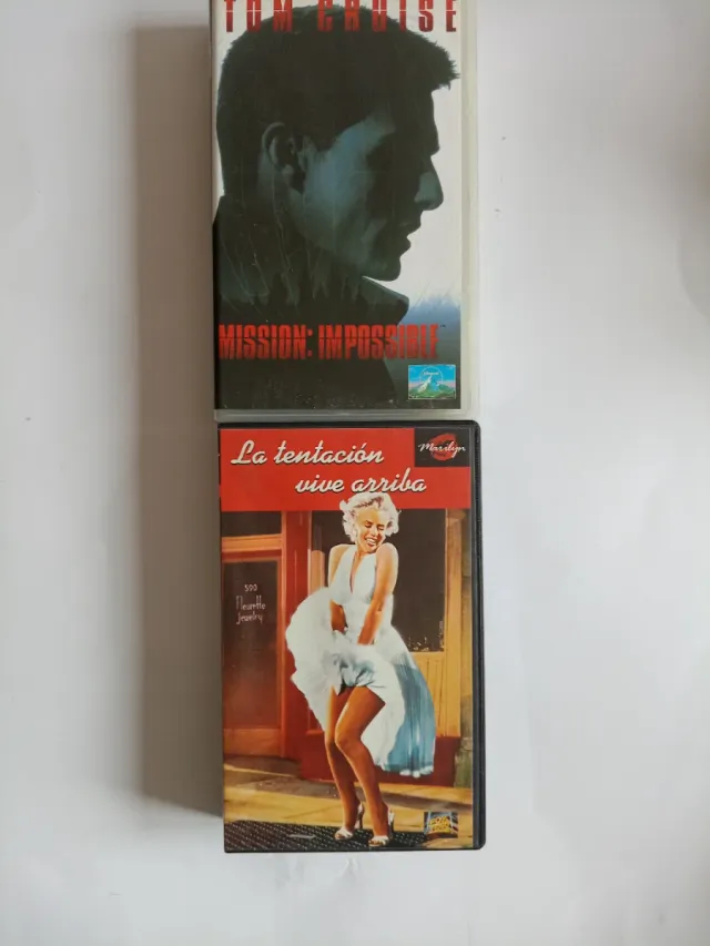 14 Películas VHS Variadas + Regalo