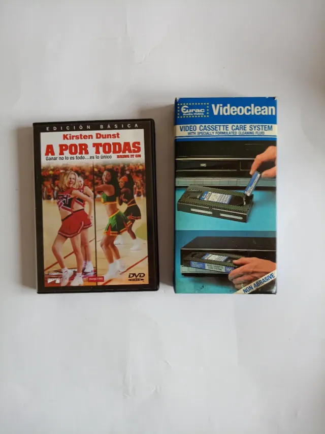 14 Películas VHS Variadas + Regalo