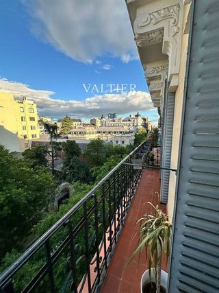 Piso en alquiler en Almagro en Madrid