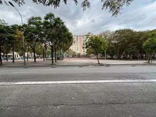 Local comercial en alquiler en Vilapicina i la Torre Llobeta en Barcelona