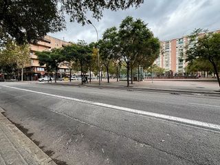 Local comercial en alquiler en Vilapicina i la Torre Llobeta en Barcelona