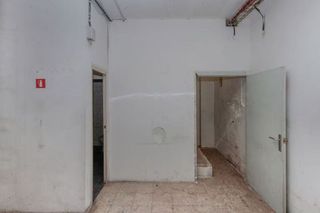 Local comercial en alquiler en Vilapicina i la Torre Llobeta en Barcelona