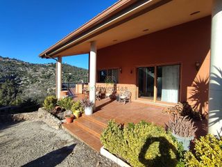 Chalet en venta en Vallirana