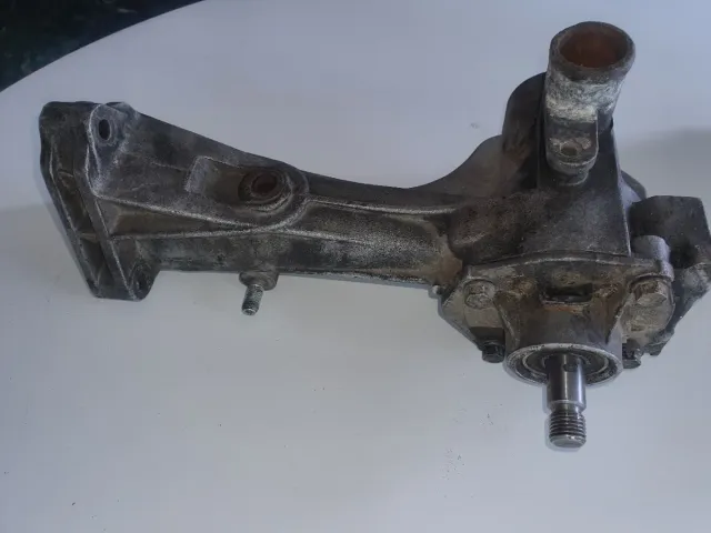 Bomba de agua SEAT 600