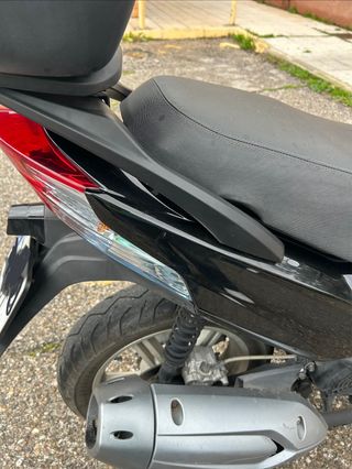 Kymco Agility City 125 Negra