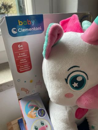 Clementoni Scintilla Canta e Brilla Unicorno