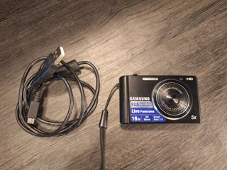 Cámara Digital Samsung ST-76 Roja 16MP HD