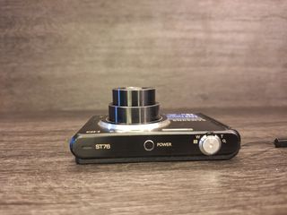 Cámara Digital Samsung ST-76 Roja 16MP HD