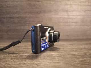 Cámara Digital Samsung ST-76 Roja 16MP HD