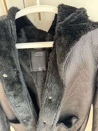 Abrigo Tiffosi Negro con Forro de Pelo