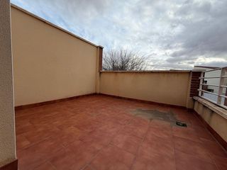 Casa adosada en venta en Quintanar de la Orden
