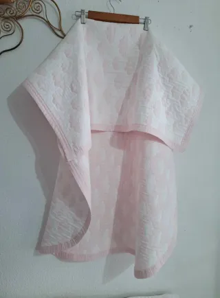 Colcha cuna niña rosa