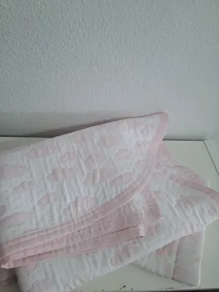 Colcha cuna niña rosa
