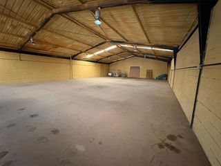 Local comercial en alquiler en La Paz en Alcalá de Guadaira