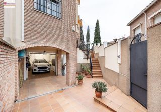 Casa adosada en venta en Zubia (La)