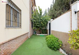 Casa adosada en venta en Zubia (La)