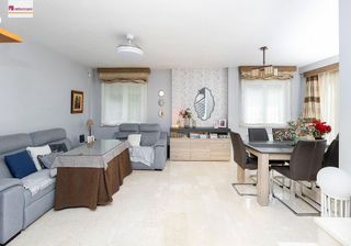 Casa adosada en venta en Zubia (La)