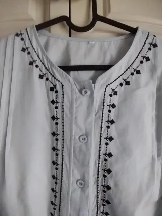 Blusa azu claro l con bordado t. S