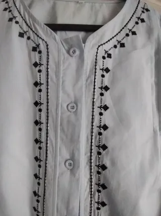 Blusa azu claro l con bordado t. S