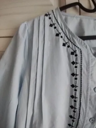 Blusa azu claro l con bordado t. S
