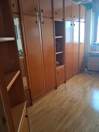 Se regala dormitorio en esquina de camas abatibles