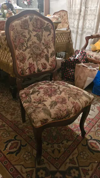 Sillas antiguas tapizadas florales