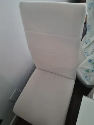 Mesa comedor + 6 sillas blancas