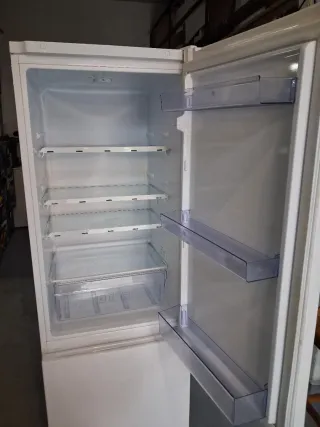 Nevera Beko 169x54x58cm - 120€