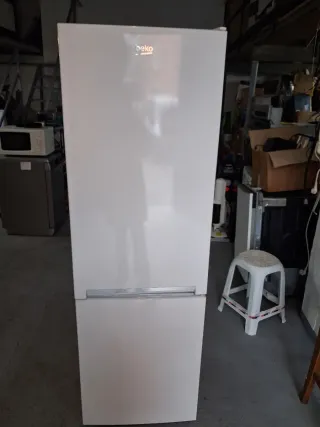 Nevera Beko 169x54x58cm - 120€