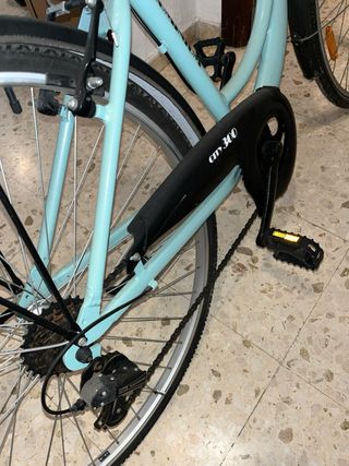 Bicicleta urbana mint con cesta