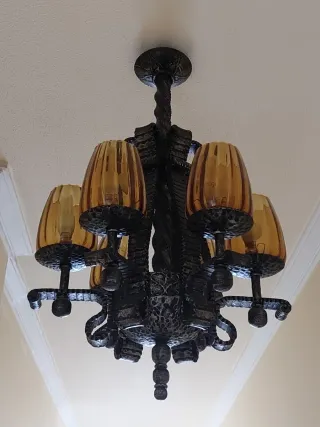 Lámpara de forja y cristal dorado