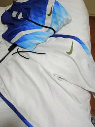 Conjunto deportivo hombre azul y blanco