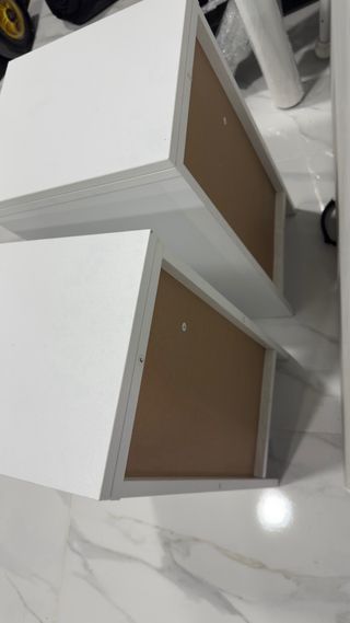 Juego de 2 mesitas de noche en color blanco