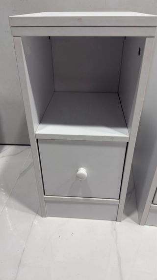 Juego de 2 mesitas de noche en color blanco